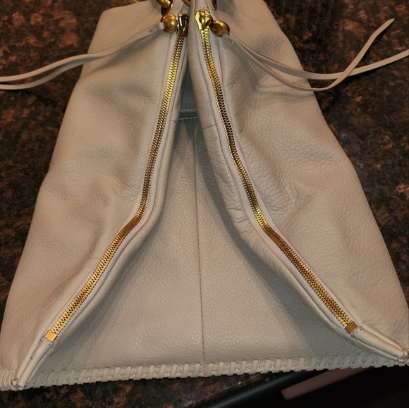 HOBO International Joplin shoulder bag in Oyster. - Picture 9 of 12